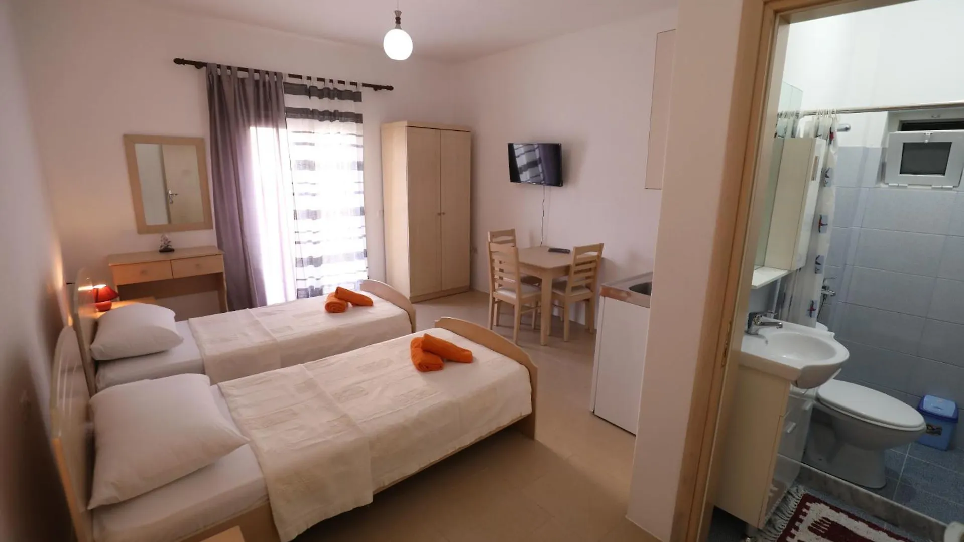 Guest house Turka Lake House Hotel Pogradec Albania
